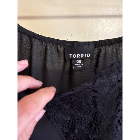 Torrid Womens Cold Shoulder Black Lace Top Size L - Picture 4 of 9